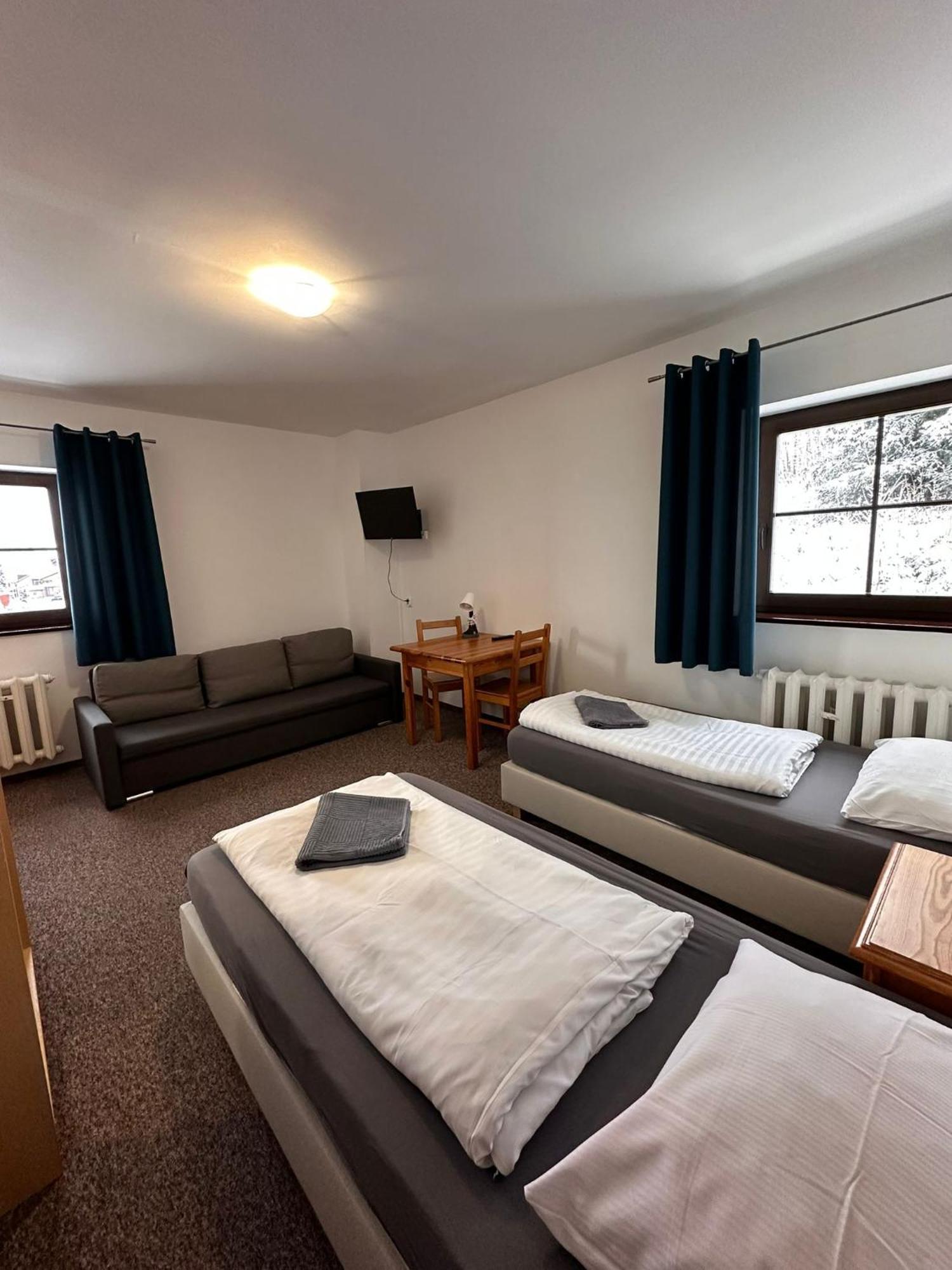 Straszny Dwor Hotel Duszniki Zdroj Room photo