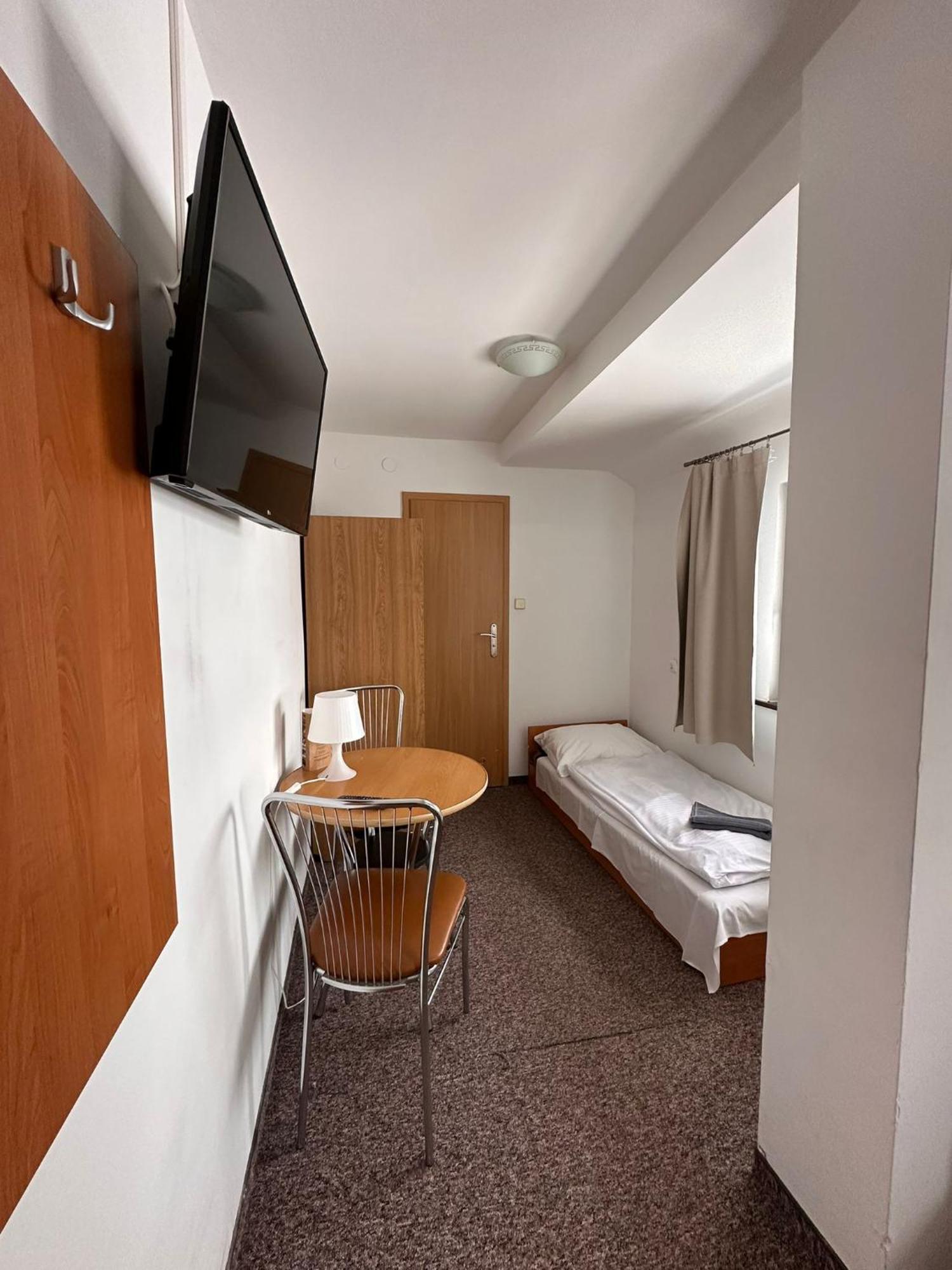 Straszny Dwor Hotel Duszniki Zdroj Room photo